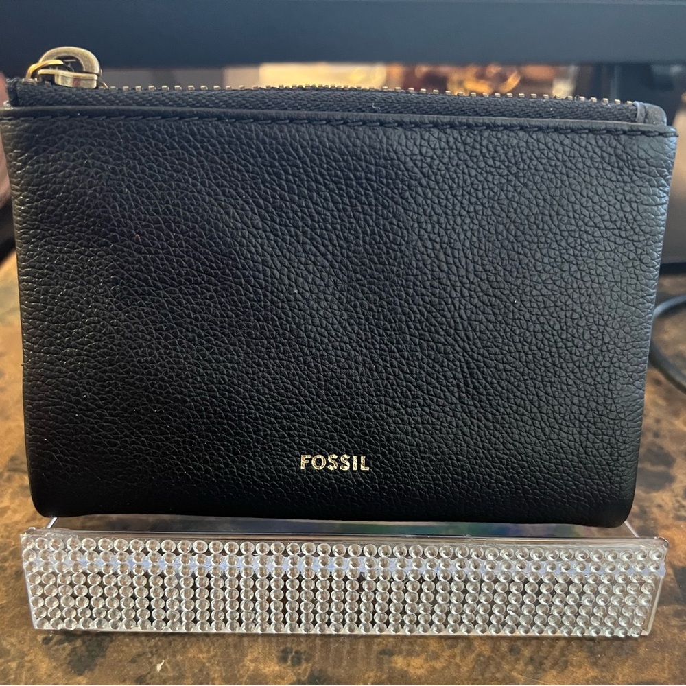 NWT Fossil Black Pebbled Leather Pouch